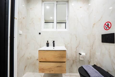 Luxury Family Apartment - Photo 25